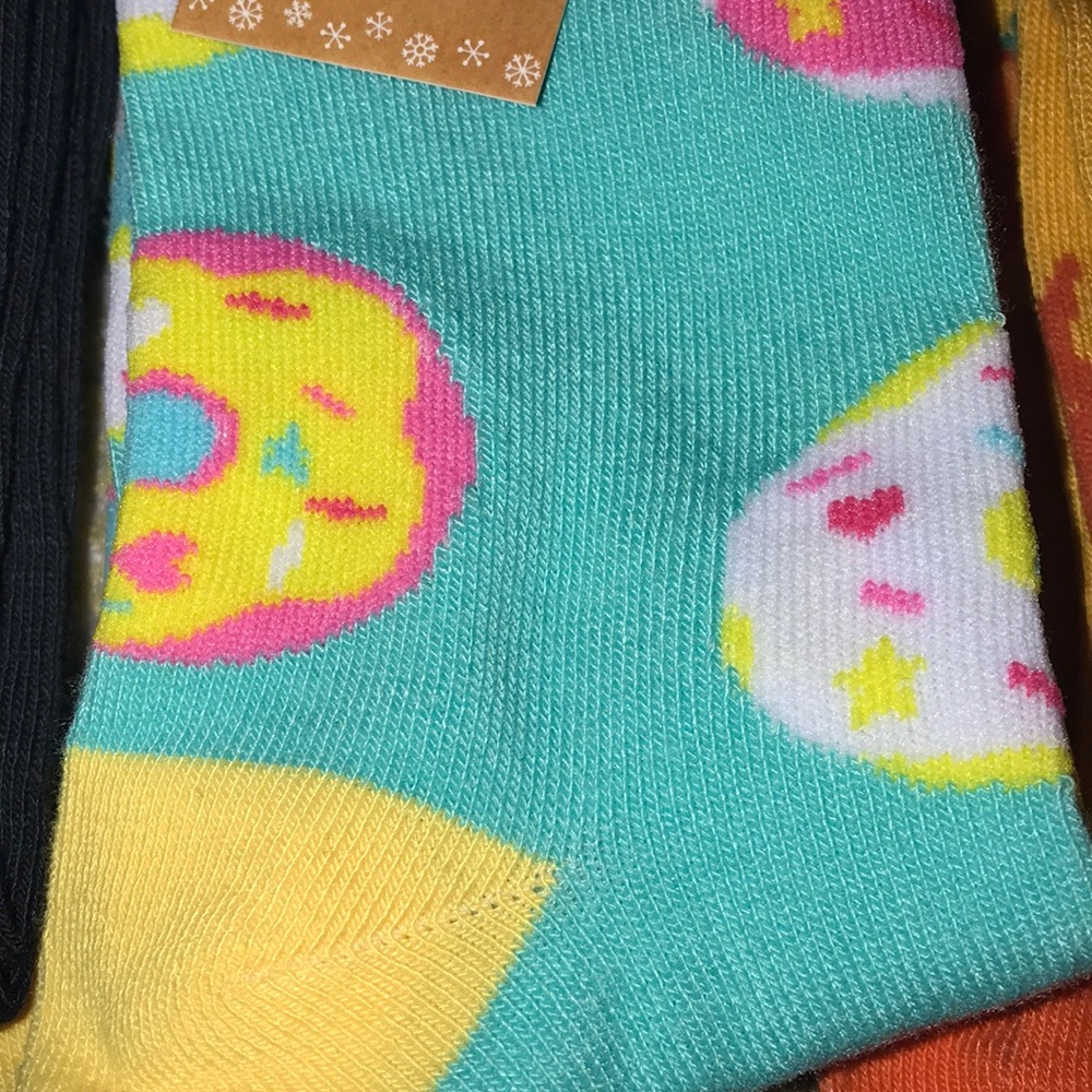 NWT Lot of Men’s Fun Print Socks 🧦 - Picture 6 of 12